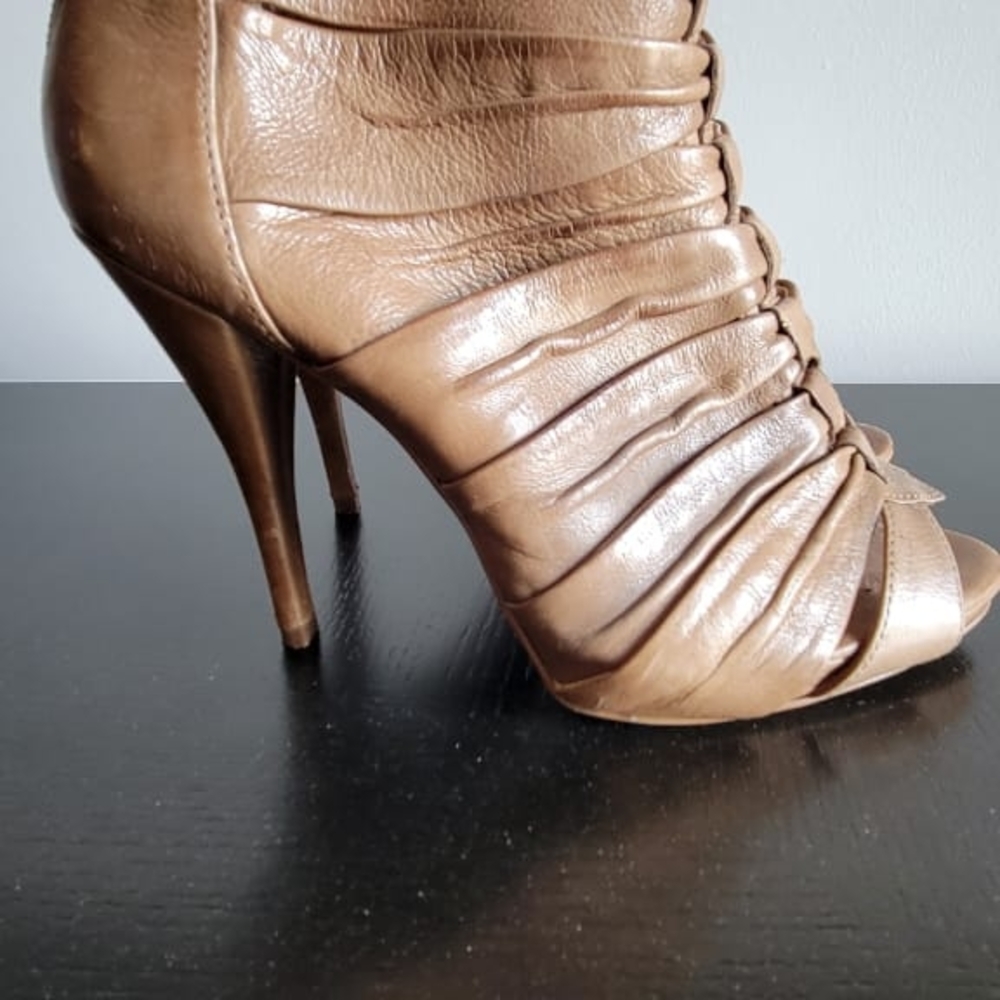 Boutique 9 Elegant Brown High Heeled Peep-Toe Shoes